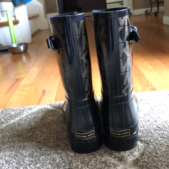 Michael kors boots - Picture 2 of 2